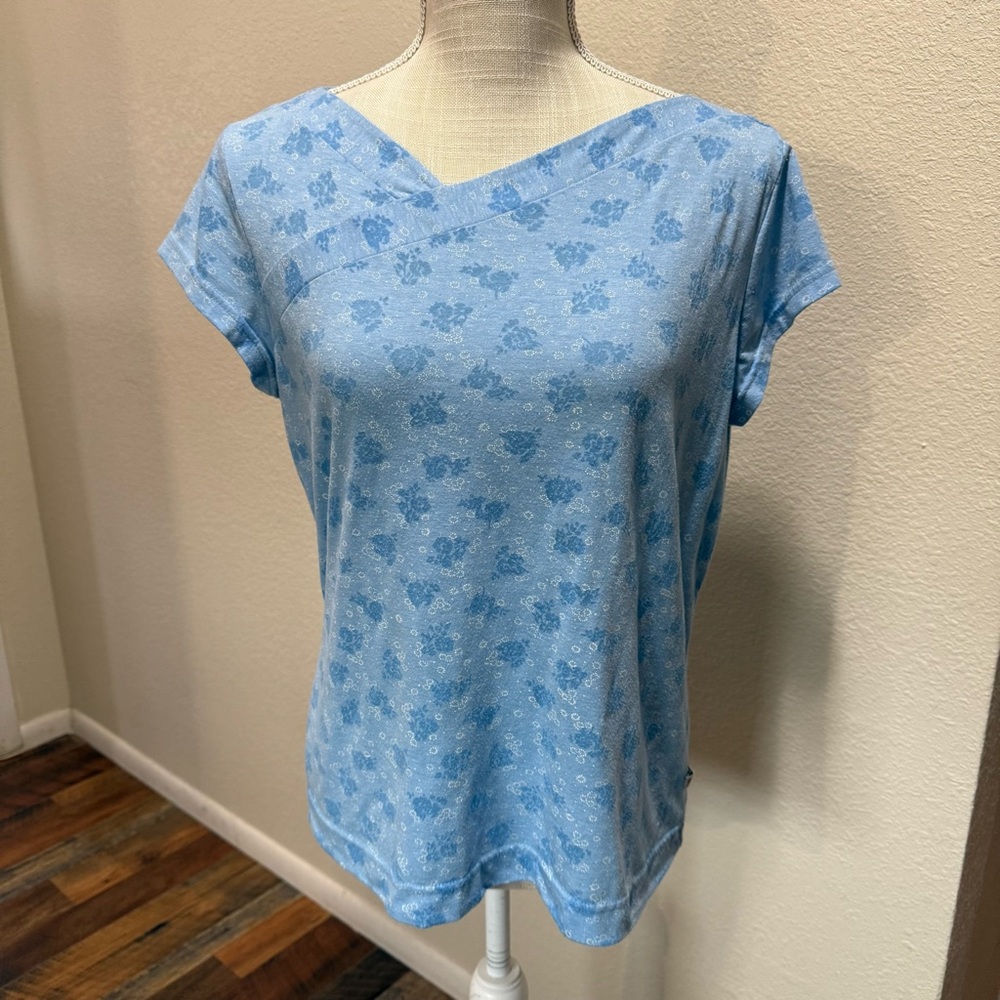 Columbia Light Blue Floral Short Sleeve Top Size Large